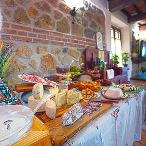 agriturismo-la-valle-degli-ulivi-semproniano.it-tuscanyhotel.com/